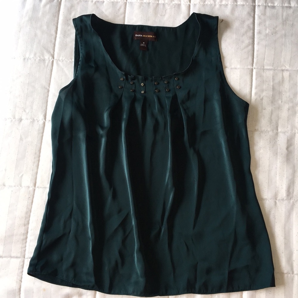 Sleeveless blouse